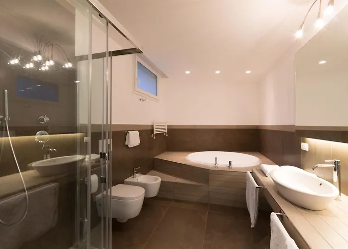 Mandara 8&2, Emma Villa