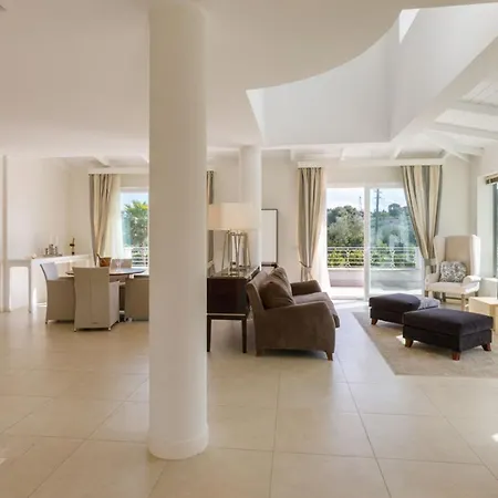 Mandara 8&2, Emma Мизано-Адриатико