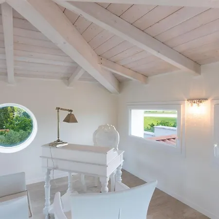 Mandara 8&2, Emma Мизано-Адриатико