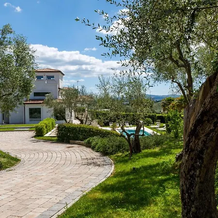 Villa Mandara 8&2, Emma *