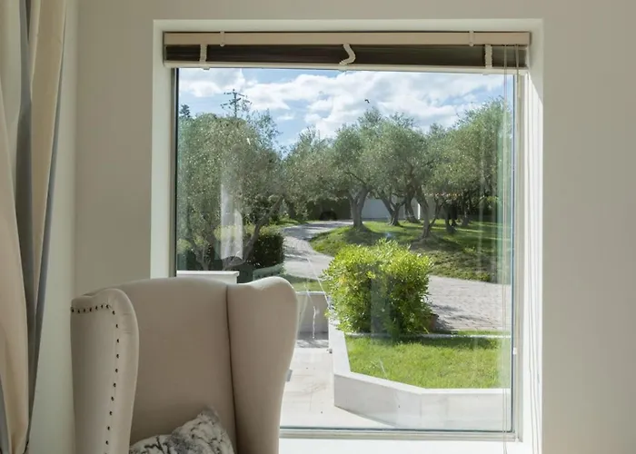 Mandara 8&2, Emma Βίλα *