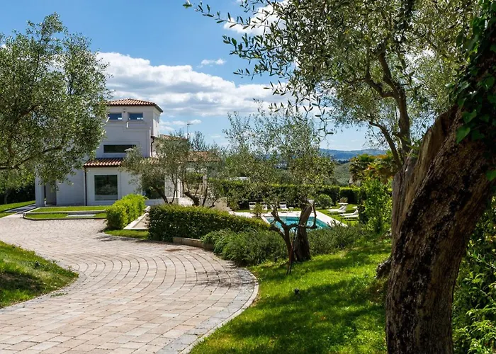 Villa Mandara 8&2, Emma