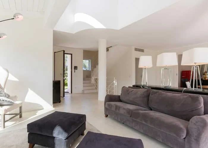 Villa Mandara 8&2, Emma